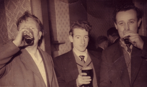 Three men in a Dulbin pub c.1950. (Picture - jacolette.wordpress.com/)