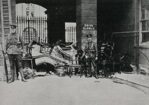 Four Courts, 1916. Image uploaded to dublin.ie by 'boxman'.