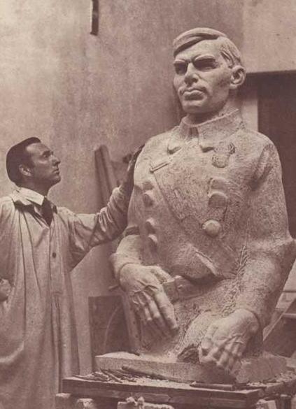 Laurance Campbell at work on his great statue for Sean Heuston, which today sits in the Phoenix Park near the zoo. 