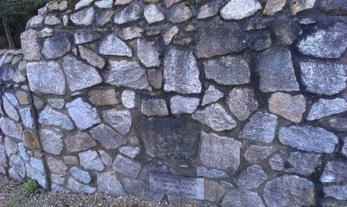 Small plaque. Photograph - Sam (CHTM!)