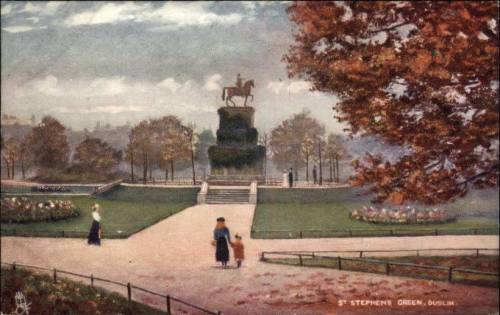 A historic postcard showing the monument and giving an idea of the sheer scale of its pedestal.
