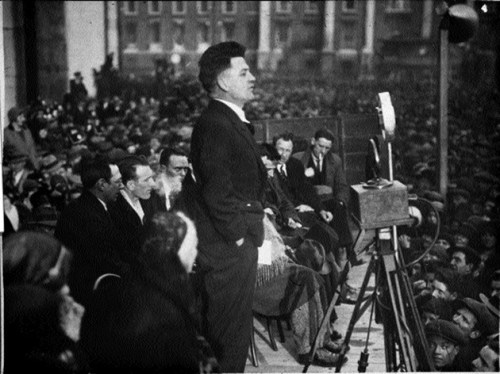 IRA veteran Frank Ryan speaking in College Green following the release of republican prisoners in 1932. He would later lead Irishmen to the Spanish Civil War.