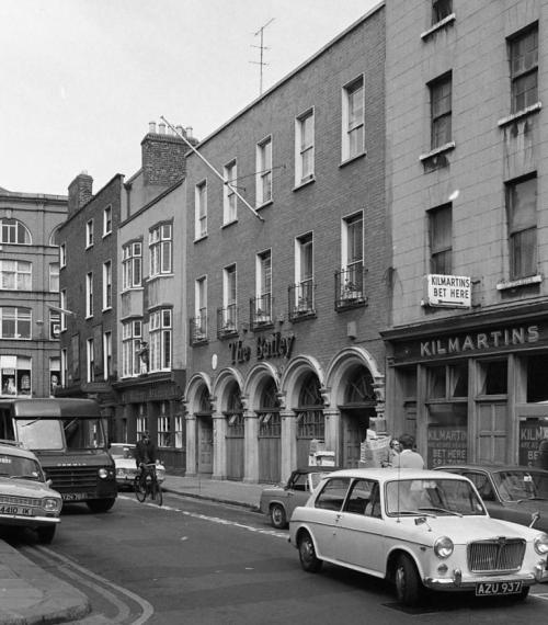 The Bailey, Duke Street, 1970. Before its modern expansion. Image from Dublin City Council Photographic Collection.