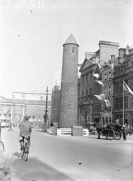 Round Tower in College Green, 1932.