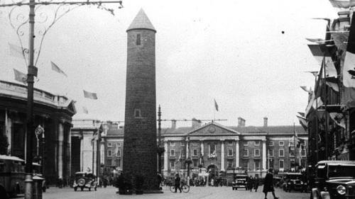 Round Tower in College Green, 1932.