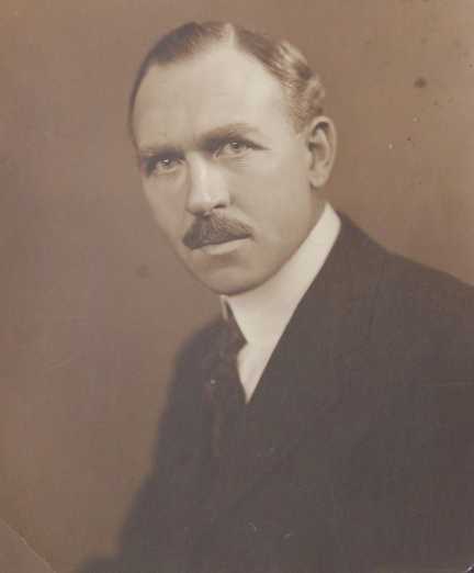 Diarmuid-Lynch-Oìglach-Dearmadta-Easter-Monday-28th-March-at-7.30pm-TG4-LR